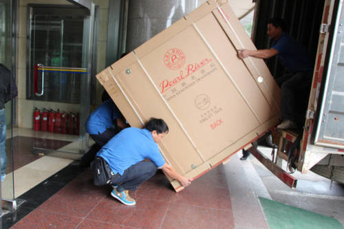 富民钢琴贵重工艺品无忧运
